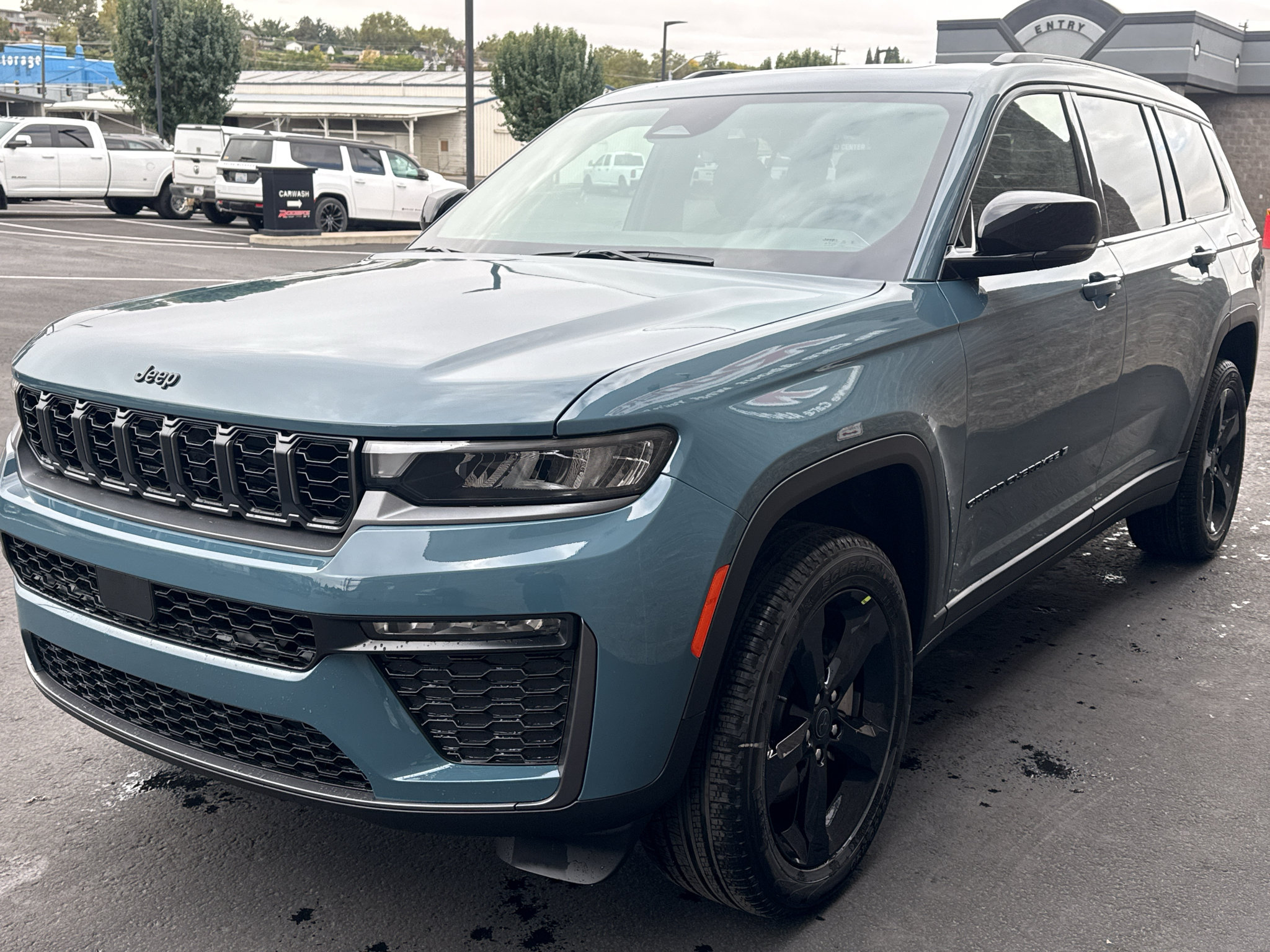 New 2027 Jeep Grand Cherokee L Limited AWD/4WD image 3