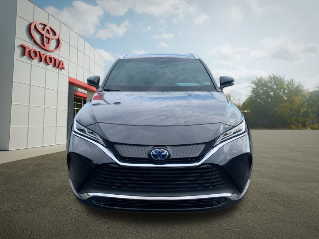 Used 2021 Toyota Venza XLE w/ Softex Package AWD/4WD image 8