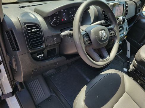 Used 2025 RAM ProMaster 2500 w/ Convenience Group FWD image 13