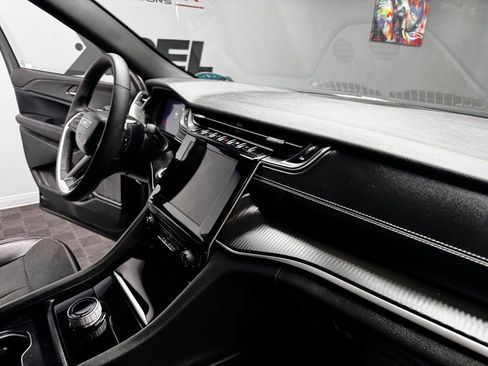Used 2024 Jeep Grand Cherokee Altitude RWD image 52