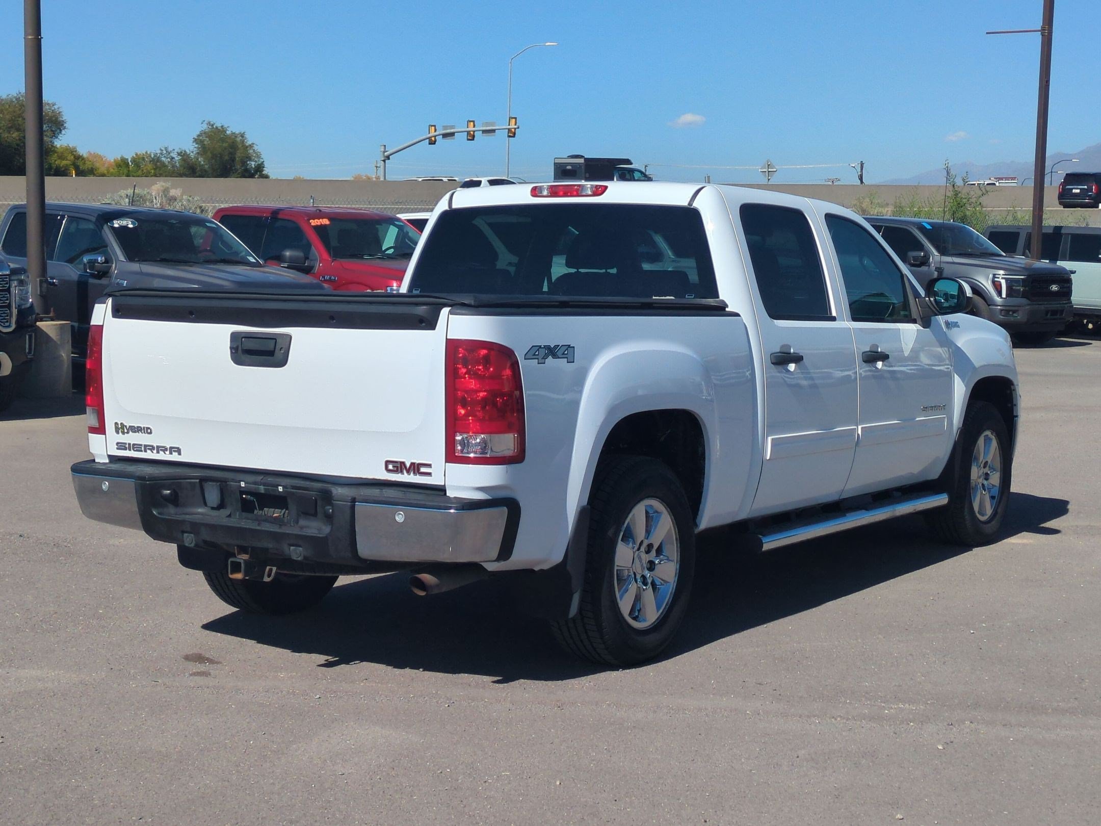 Used 2011 GMC Sierra 1500 4x4 Crew Cab Hybrid image 5