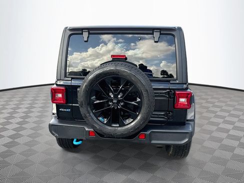Used 2023 Jeep Wrangler Unlimited Sahara AWD/4WD image 7