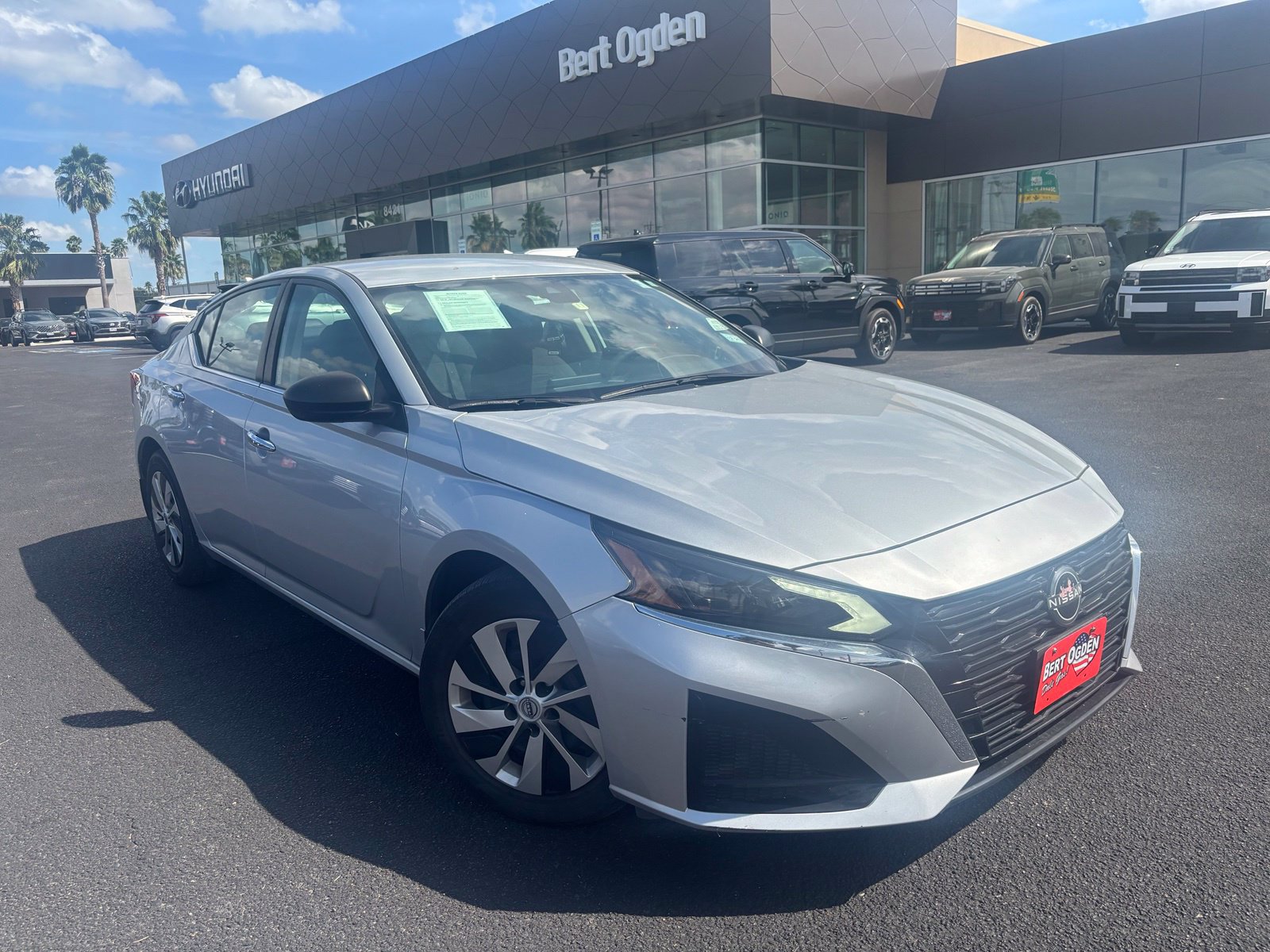 Used 2024 Nissan Altima 2.5 S FWD image 1