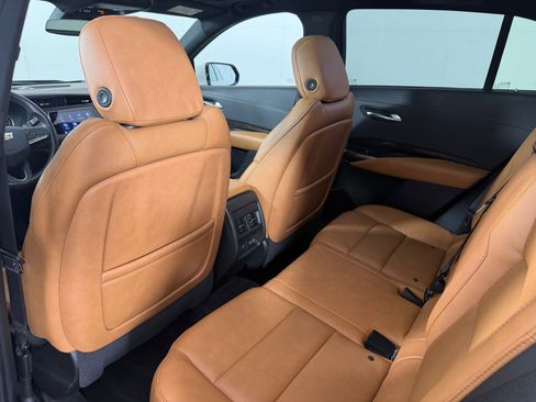 Used 2022 Cadillac XT4 Premium Luxury FWD image 23