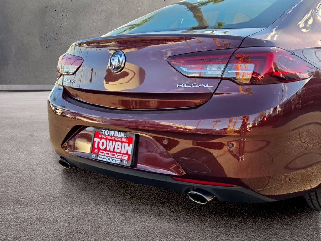 Used 2018 Buick Regal Preferred w/ Sights and Sounds Package FWD image 5