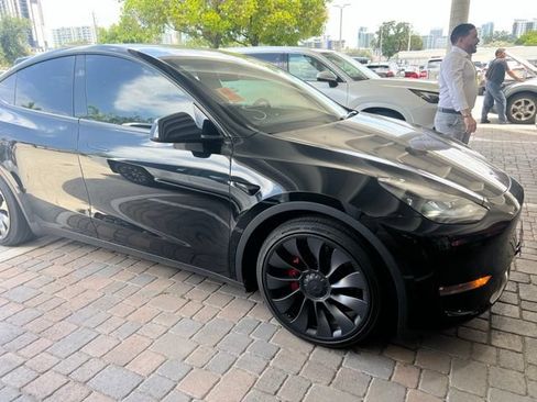 Used 2024 Tesla Model Y Performance AWD/4WD image 6