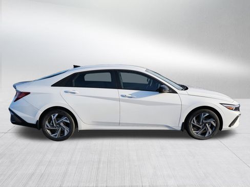 Certified 2025 Hyundai Elantra Sport image 8