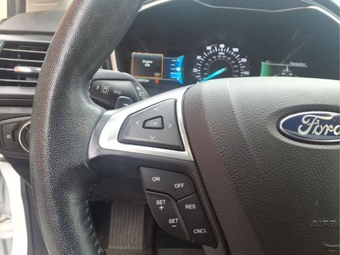 Used 2017 Ford Fusion Titanium FWD image 28
