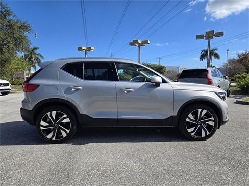 Certified 2024 Volvo XC40 B5 Plus w/ Protection Package Premier image 8