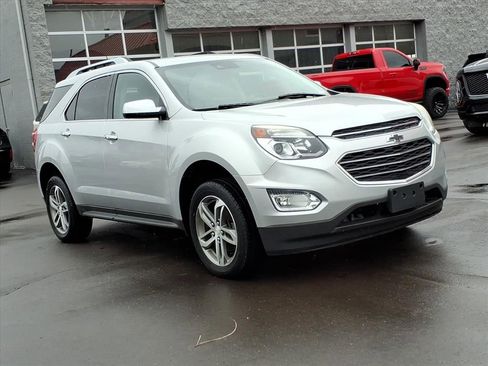 Used 2017 Chevrolet Equinox Premier w/ Enhanced Convenience Package FWD image 7