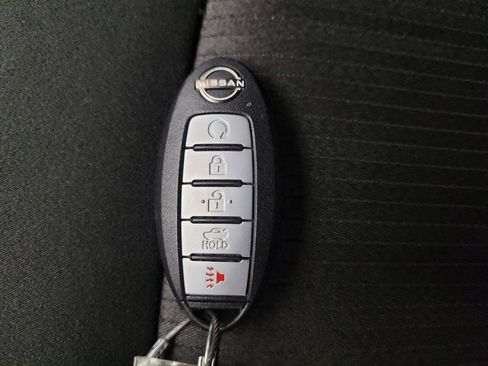 Used 2025 Nissan Altima 2.5 SV FWD image 32