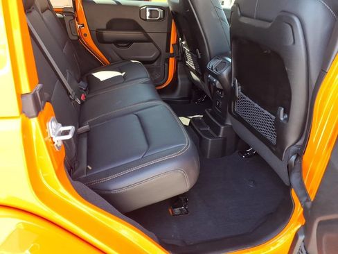 Used 2025 Jeep Wrangler Unlimited Sahara AWD/4WD image 26