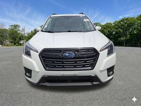 Used 2023 Subaru Forester Premium AWD/4WD image 3