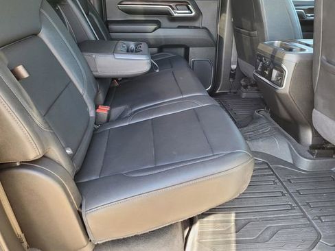 Used 2024 GMC Sierra 2500 SLT w/ SLT Premium Package image 29