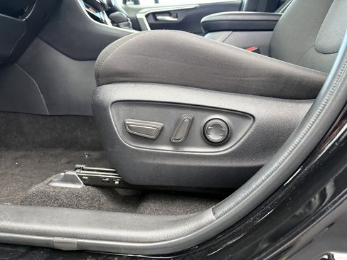 Used 2025 Toyota RAV4 XLE image 16