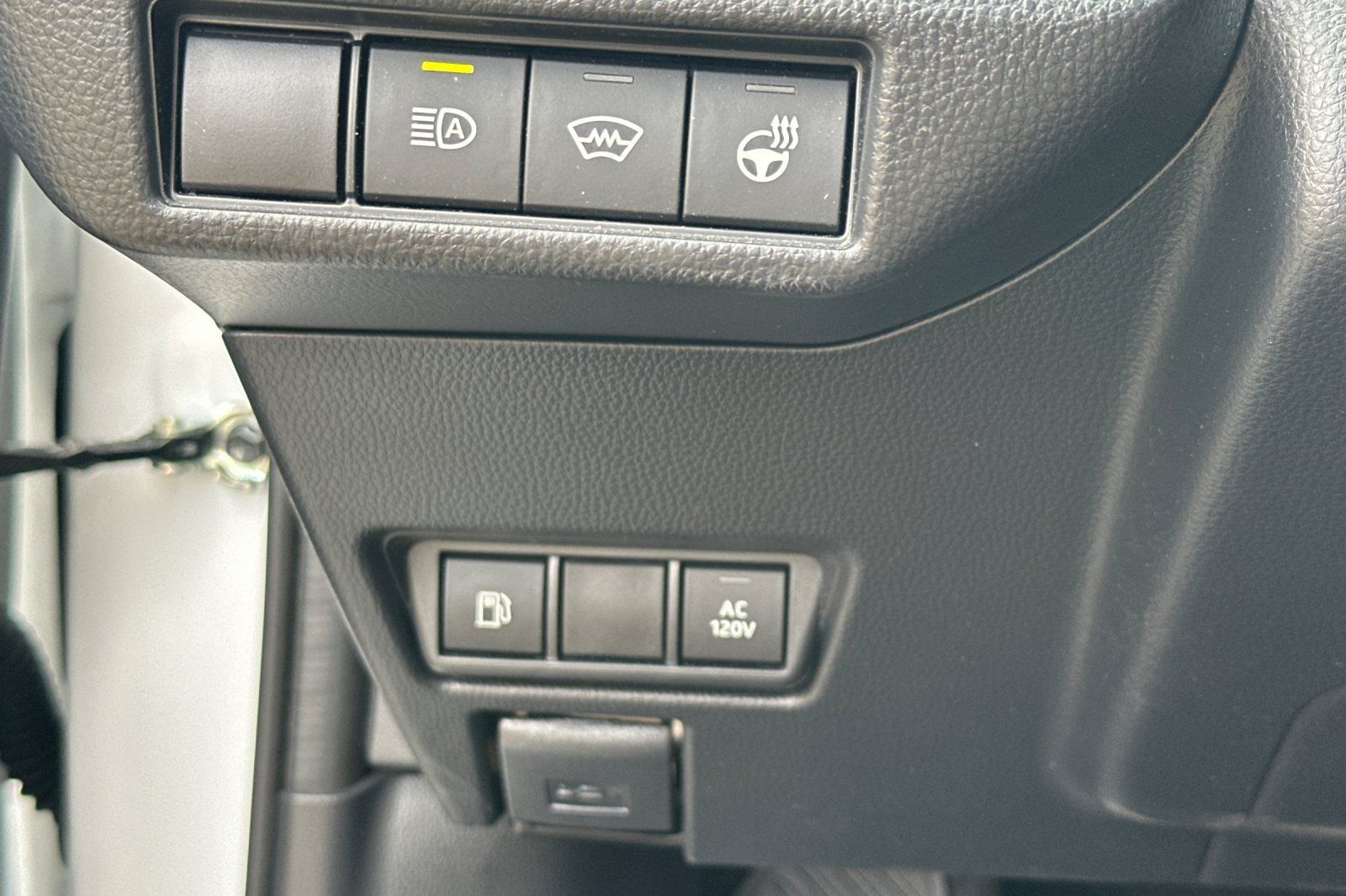 Certified 2026 Toyota Prius Plug-In Hybrid FWD image 43