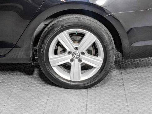 Used 2018 Volkswagen Golf SE FWD image 35