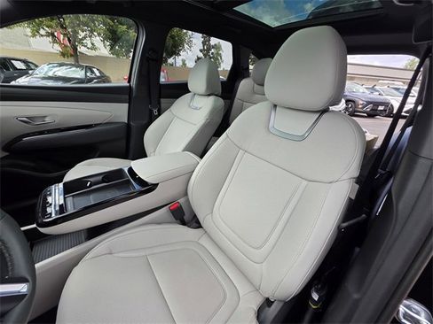 New 2025 Hyundai Tucson Limited image 15