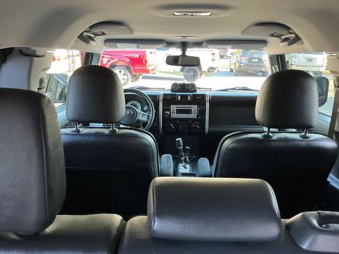 Used 2014 Toyota FJ Cruiser 4WD w/ Upgrade Package image 12
