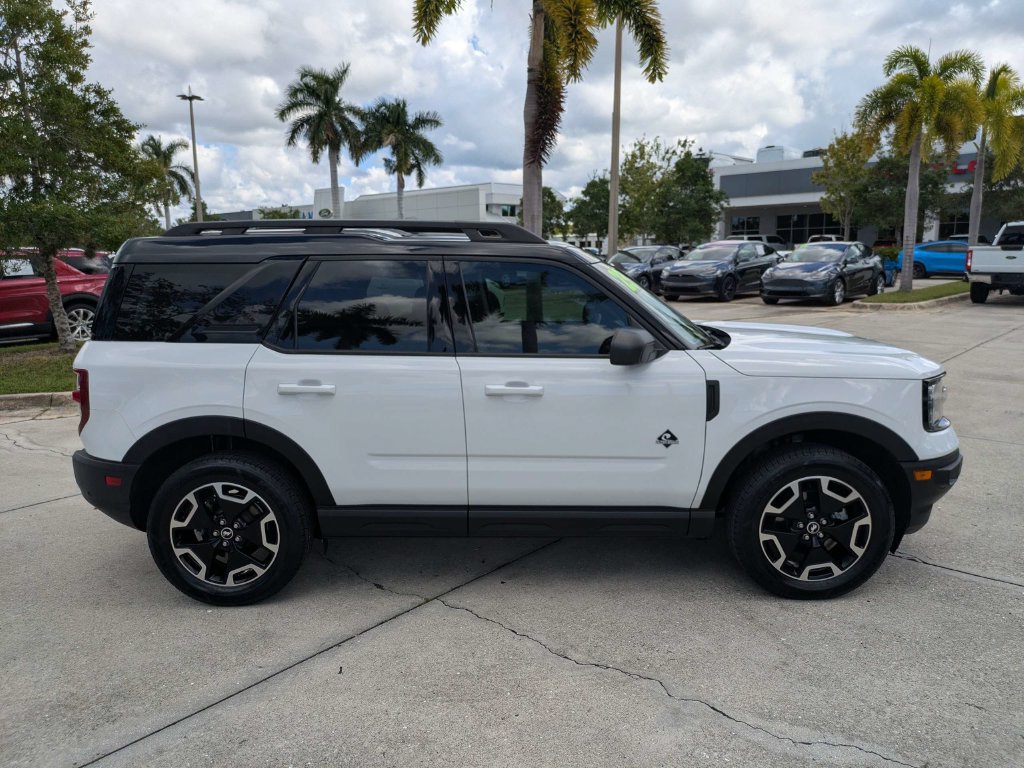 Used 2023 Ford Bronco Sport Outer Banks w/ Tech Package AWD/4WD image 3