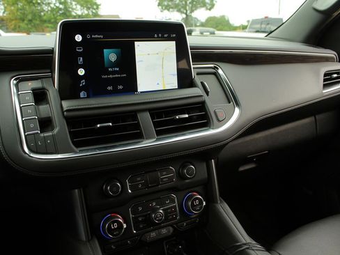 Used 2022 Chevrolet Tahoe Z71 w/ Luxury Package image 19