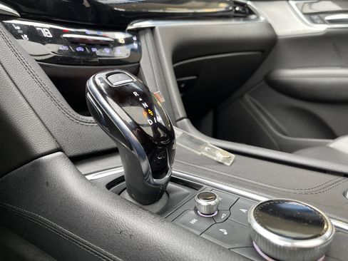 Used 2023 Cadillac XT6 Sport w/ Technology Package image 36