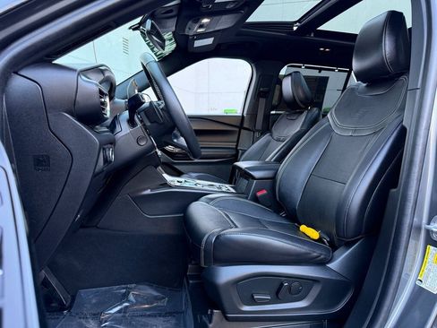 Used 2024 Ford Explorer ST w/ Equipment Group 401A image 18