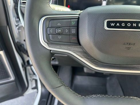 Used 2024 Jeep Wagoneer Series III AWD/4WD image 4