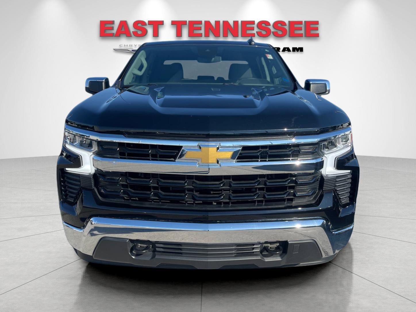 Used 2023 Chevrolet Silverado 1500 LT AWD/4WD image 9