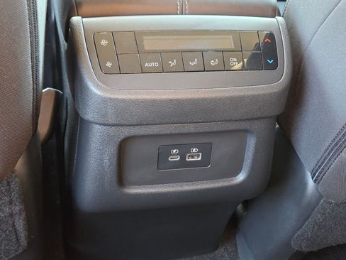 Used 2023 Nissan Pathfinder SV FWD image 16