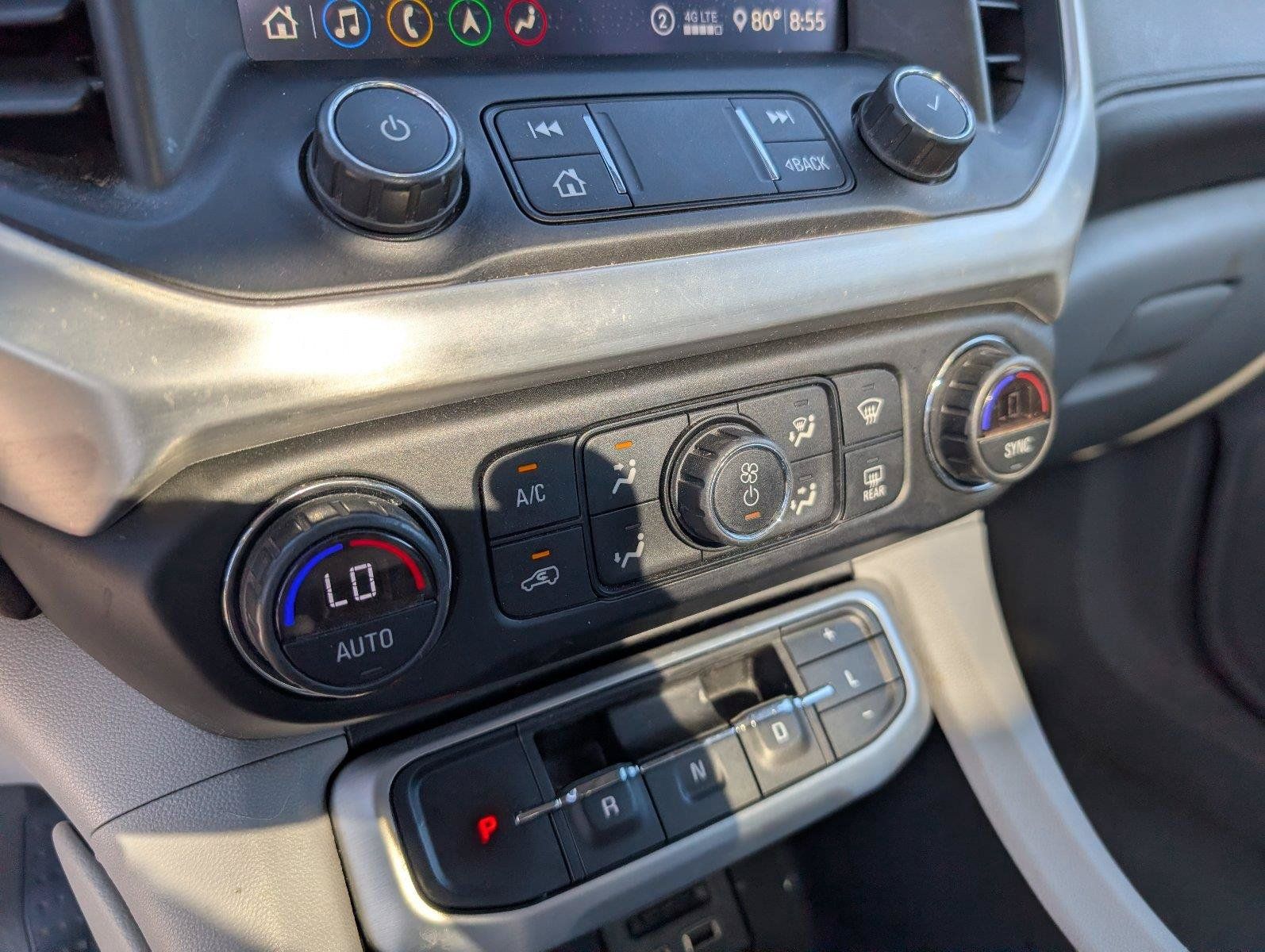 Used 2020 GMC Acadia SLT w/ Premium Package FWD image 18