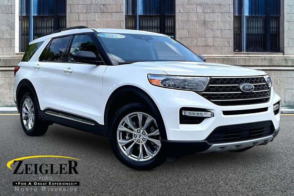 Certified 2023 Ford Explorer XLT w/ Equipment Group 202A AWD/4WD image 1