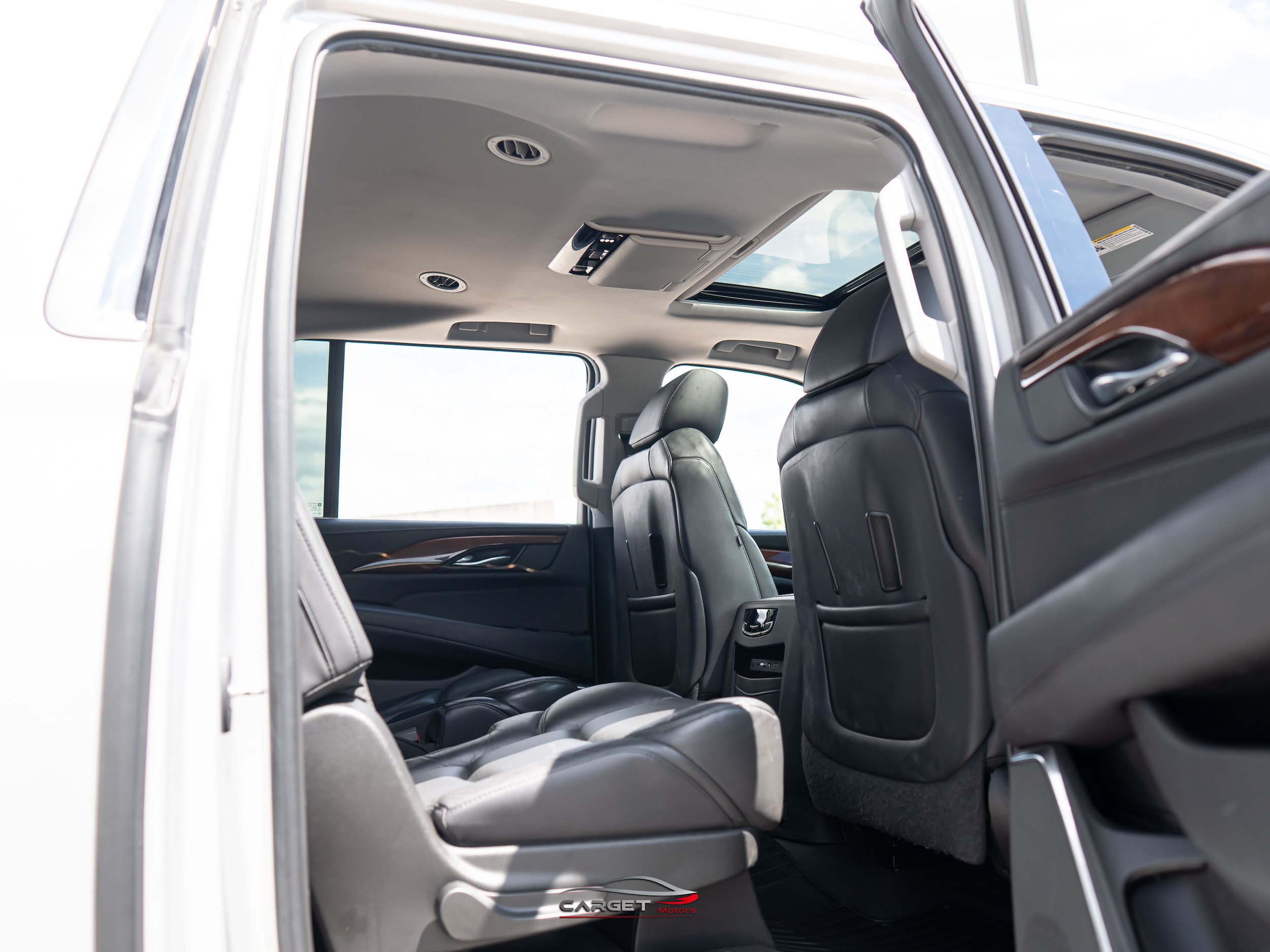 Used 2019 Cadillac Escalade ESV Premium Luxury AWD/4WD image 19