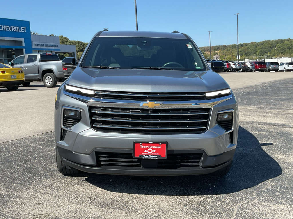 Used 2026 Chevrolet Traverse LT w/ Driver Confidence Package AWD/4WD image 3