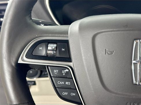 Used 2019 Lincoln Nautilus Reserve w/ Cargo Utility Package image 17