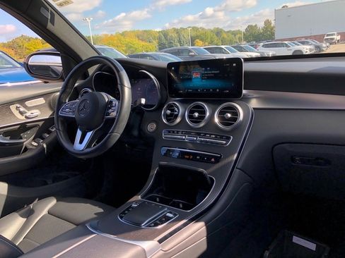 Used 2022 Mercedes-Benz GLC 300 4MATIC w/ Premium Package Lite image 18