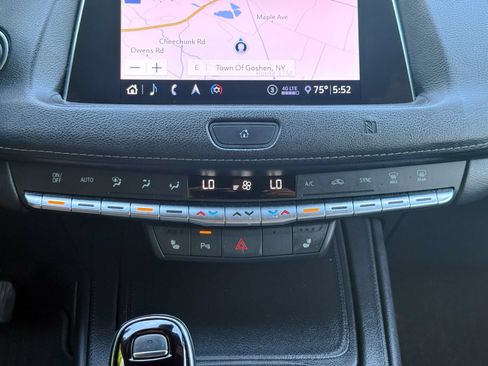 Used 2020 Cadillac XT4 Premium Luxury w/ Cold Weather Package AWD/4WD image 27
