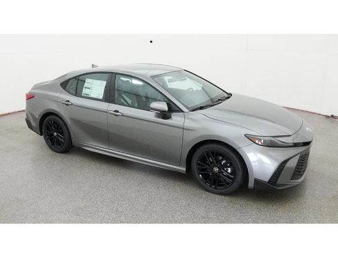 New 2026 Toyota Camry SE image 12