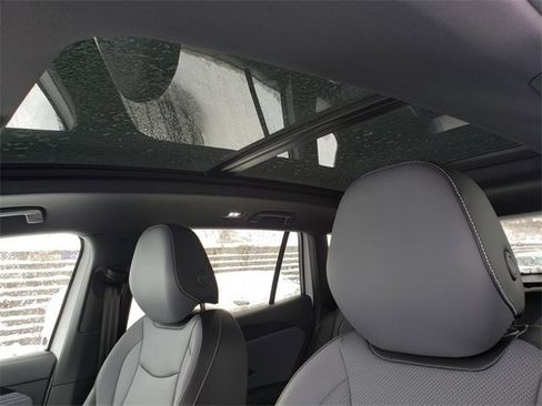 New 2026 Volkswagen Tiguan SE R-Line image 7