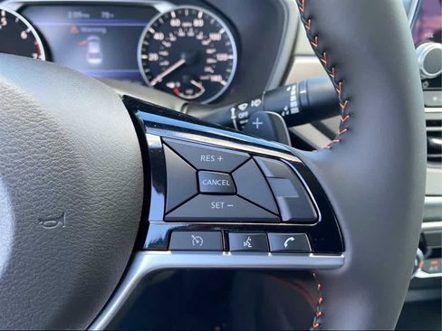 New 2025 Nissan Altima 2.5 SR image 15