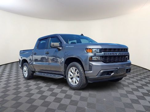 Used 2020 Chevrolet Silverado 1500 Custom w/ Custom Value Package AWD/4WD image 1