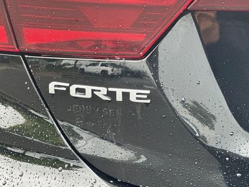 Used 2023 Kia Forte LXS FWD image 29