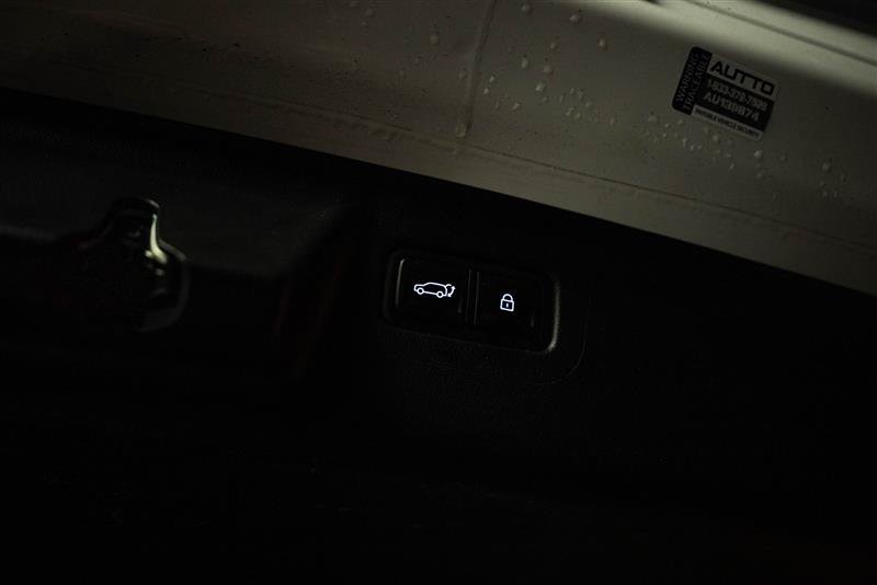 Used 2024 Hyundai Santa Fe SEL FWD image 8