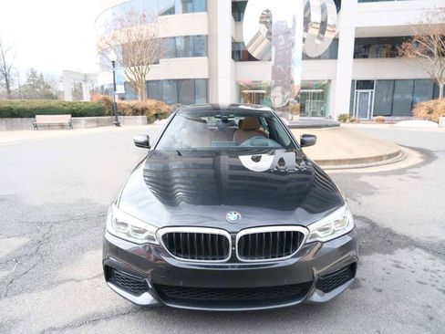Used 2017 BMW 540i xDrive image 3