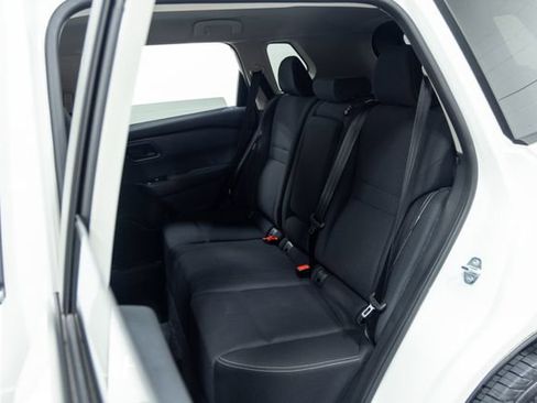 Used 2024 Nissan Rogue S AWD/4WD image 23