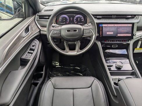 New 2026 Jeep Grand Cherokee Limited AWD/4WD image 17