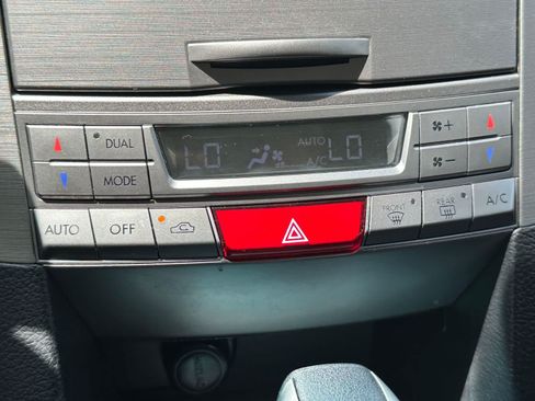 Used 2010 Subaru Legacy 2.5i Limited AWD/4WD image 23