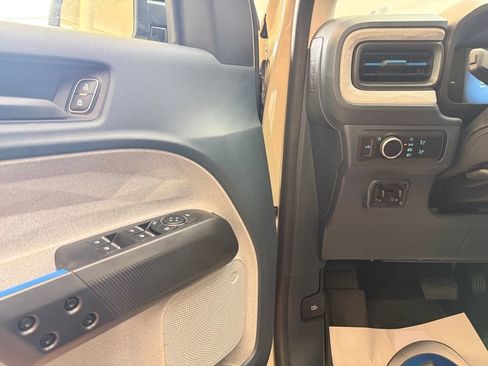 Used 2025 Ford Maverick XLT w/ XLT Luxury Package image 12