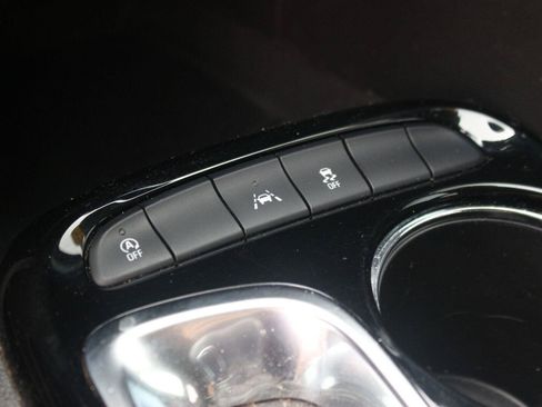 Used 2022 Buick Encore GX Essence w/ Advanced Technology Package FWD image 28