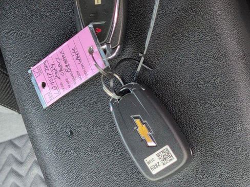 Used 2024 Chevrolet Equinox LS FWD image 16